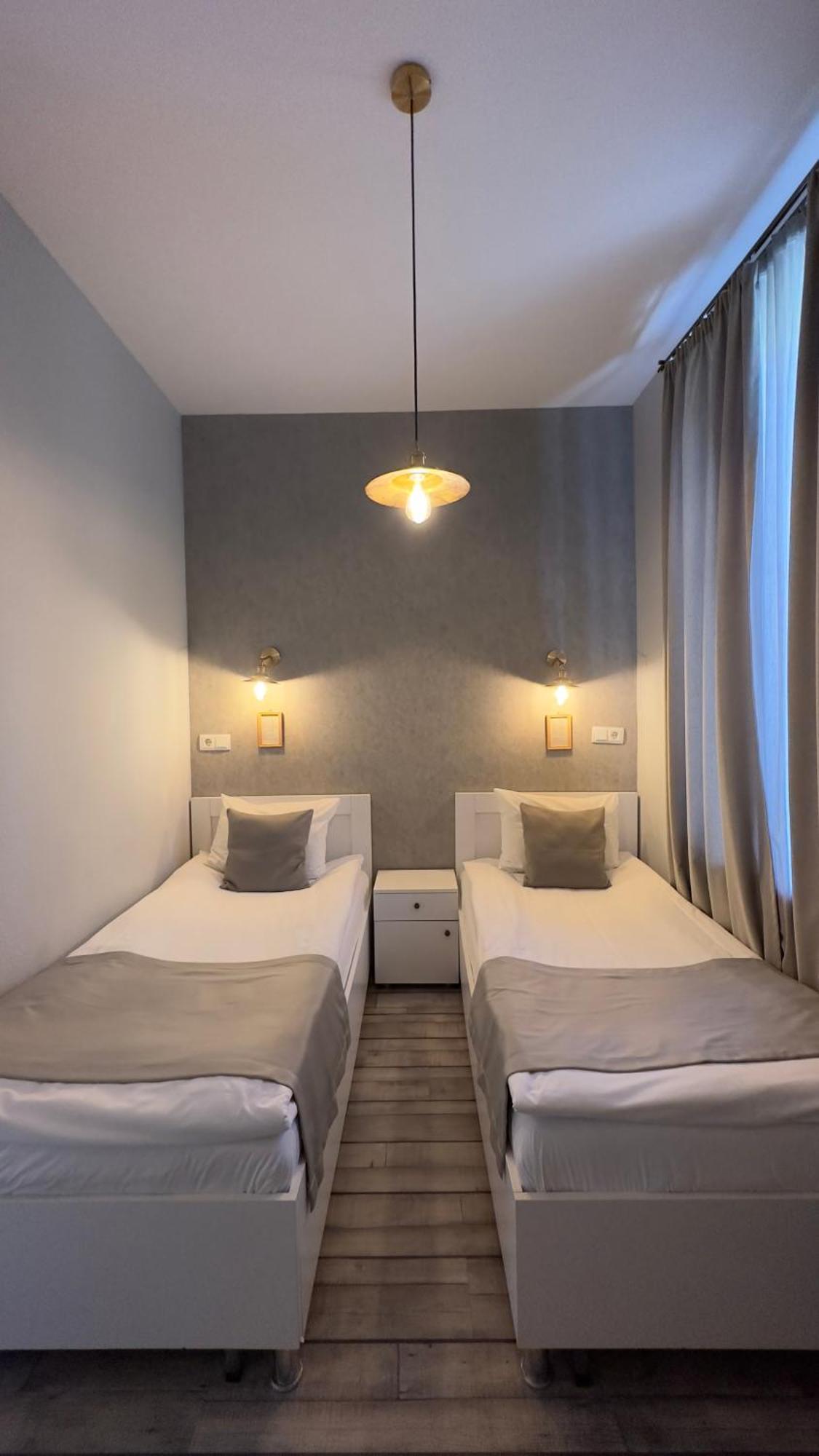 Hotel Ticiani 13 库塔伊西 外观 照片