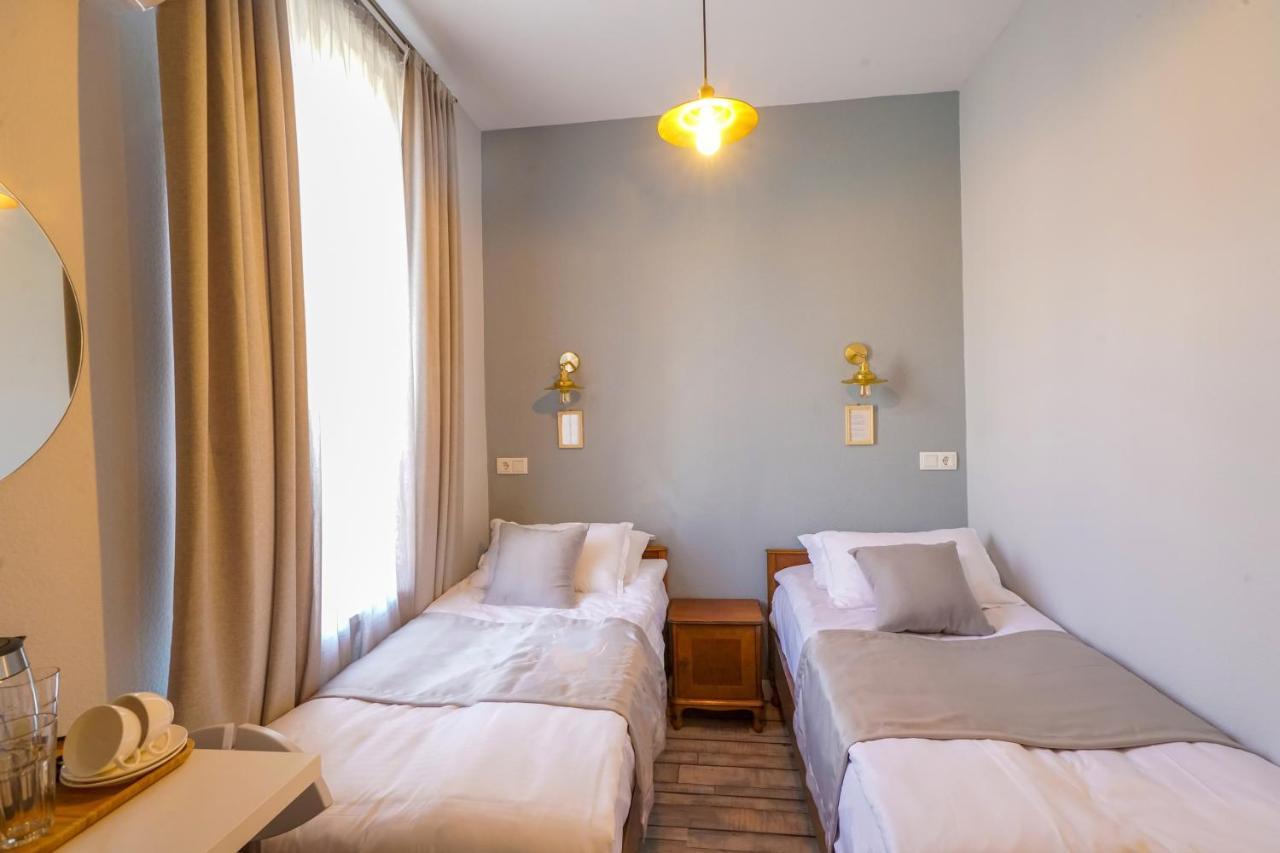 Hotel Ticiani 13 库塔伊西 外观 照片