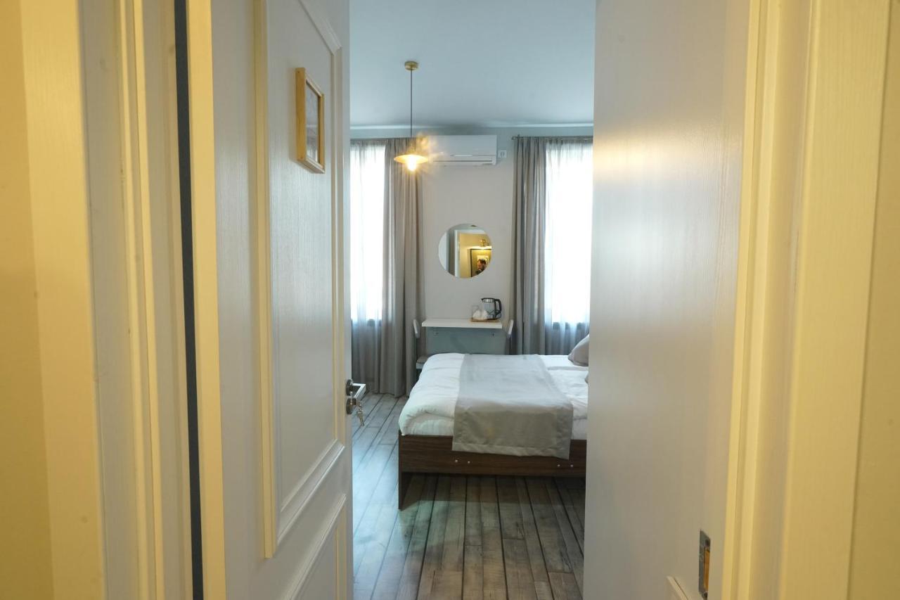 Hotel Ticiani 13 库塔伊西 外观 照片